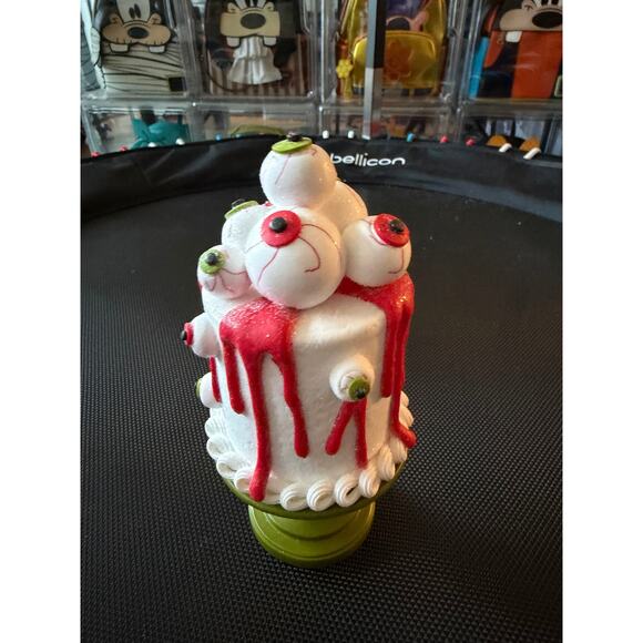HomeGoods Halloween Mini Cake with Eyeballs Figurine. G.U.C. - Picture 4 of 5